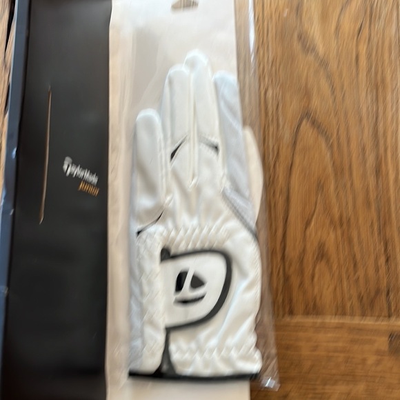 Taylor Made Golf Glove - Picture 4 of 4